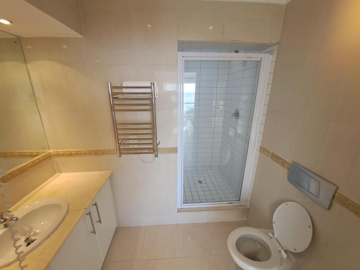 3 Bedroom Sea Facing Family Apartment Cape Town Moullie Point Exterior foto
