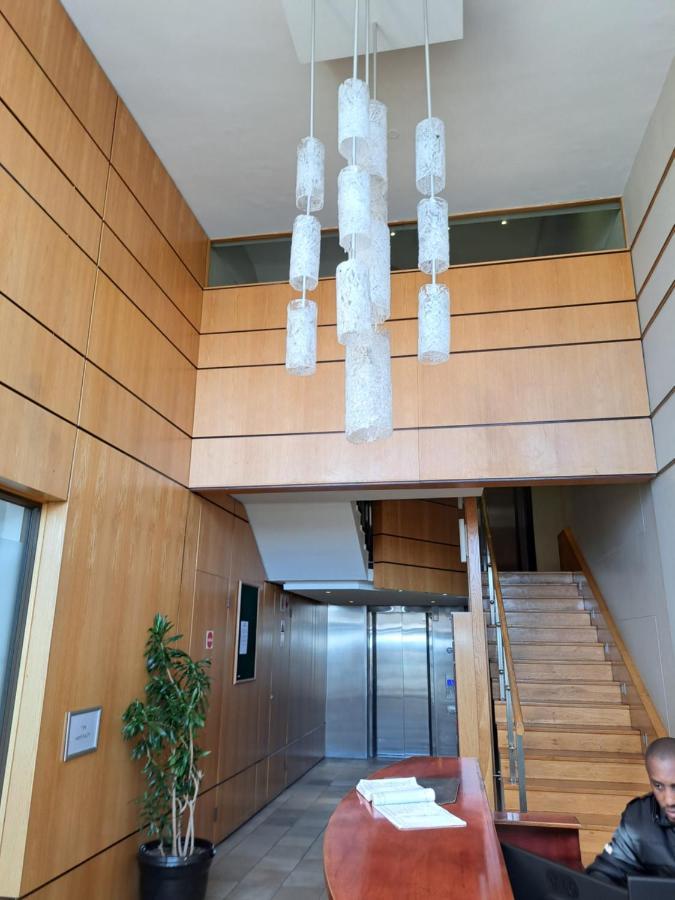 3 Bedroom Sea Facing Family Apartment Cape Town Moullie Point Exterior foto