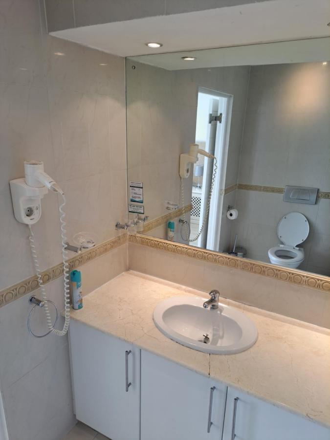 3 Bedroom Sea Facing Family Apartment Cape Town Moullie Point Exterior foto