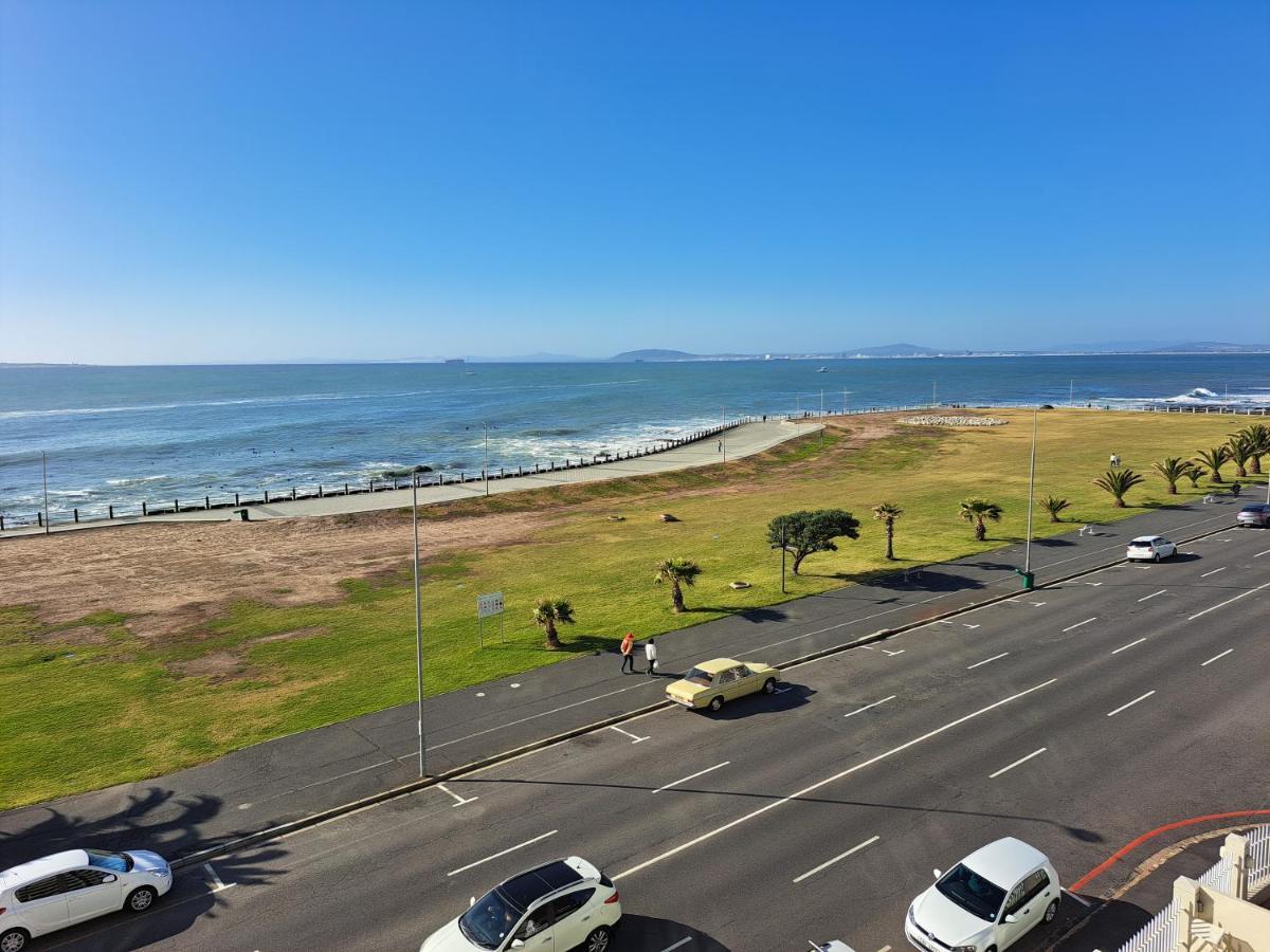 3 Bedroom Sea Facing Family Apartment Cape Town Moullie Point Exterior foto
