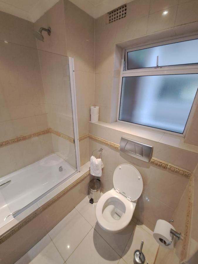 3 Bedroom Sea Facing Family Apartment Cape Town Moullie Point Exterior foto